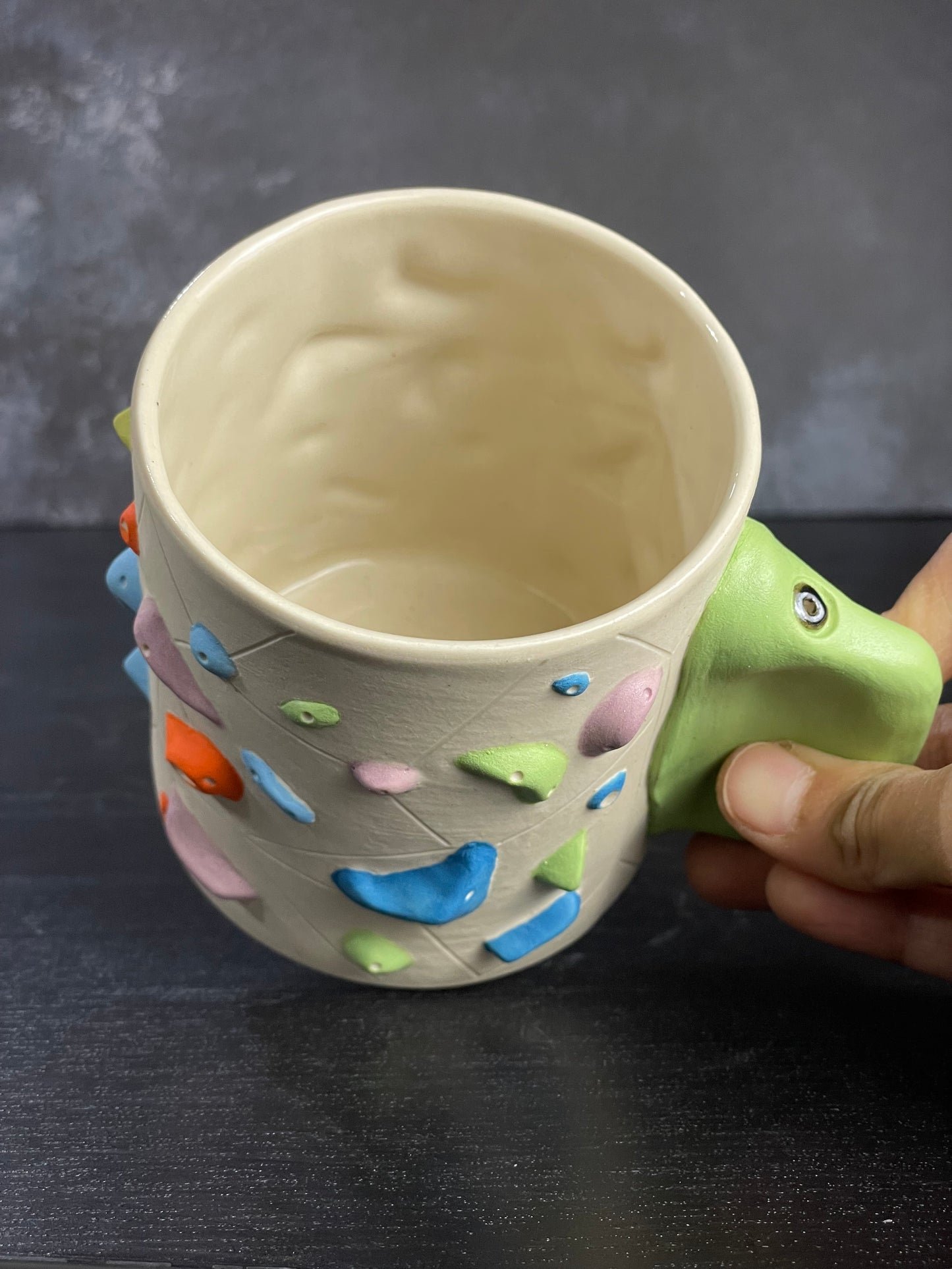White Climbing Cup with Hold Handle - GREEN