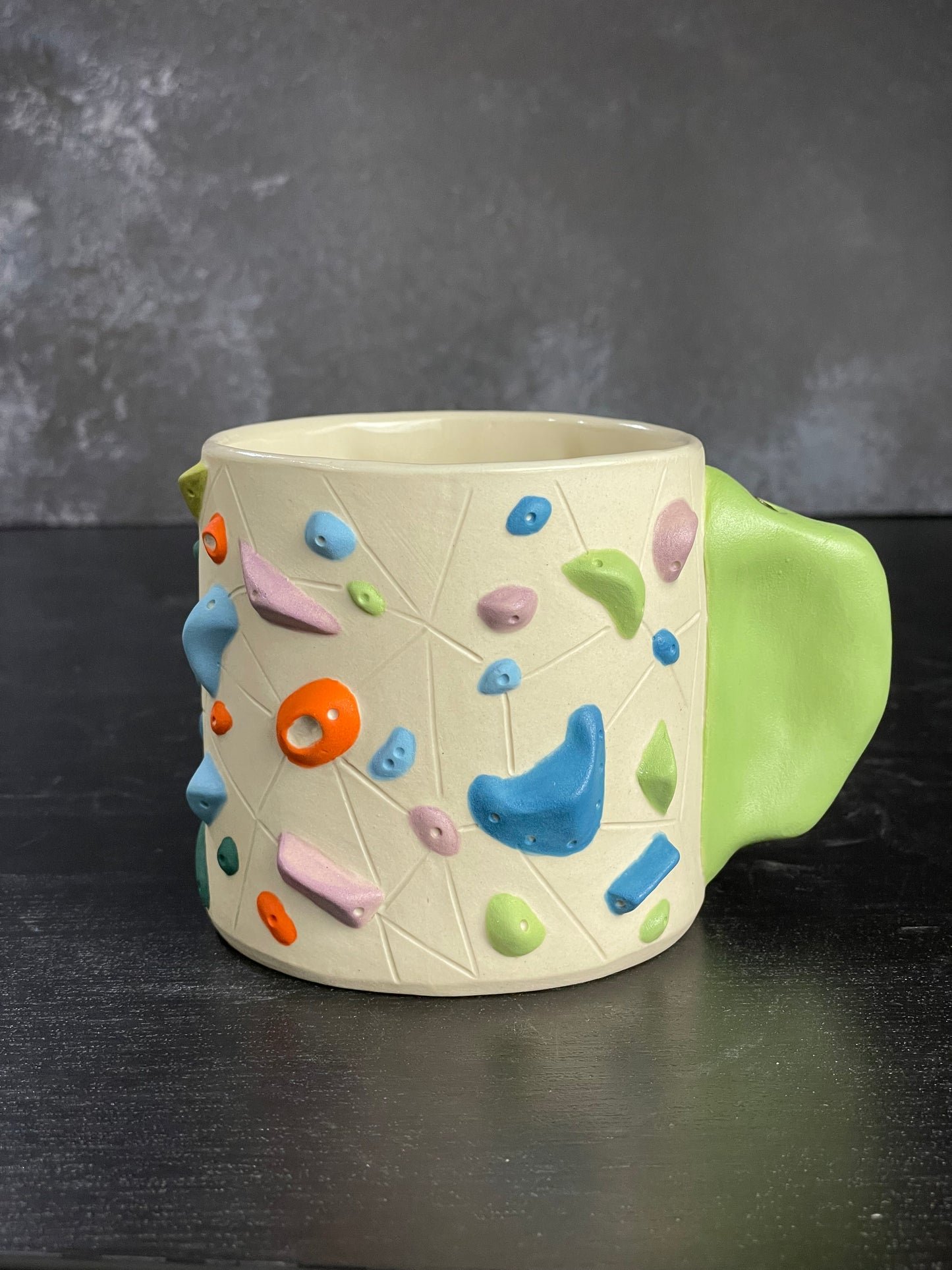White Climbing Cup with Hold Handle - GREEN