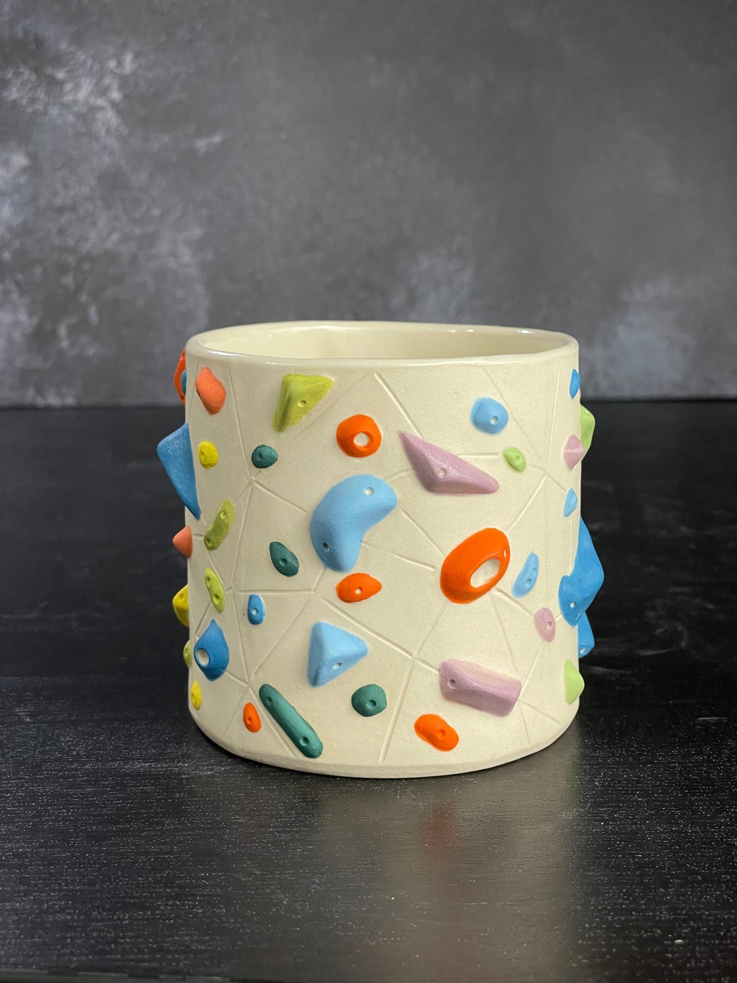White Climbing Cup with Hold Handle - GREEN